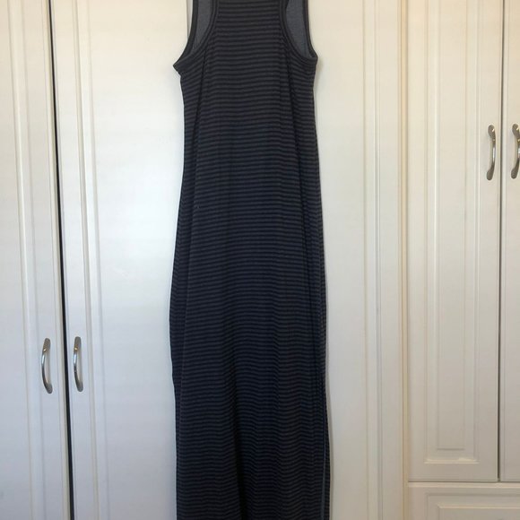 - Paraphrase Sleeveless Striped Maxi Dress Size Small - Picture 5 of 9